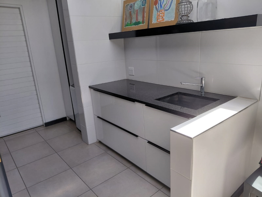 To Let 4 Bedroom Property for Rent in Greenways Golf Estate Western Cape